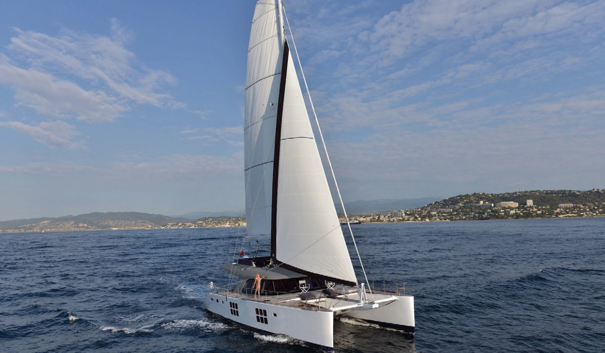 Catamaran ADEA